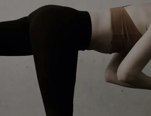 Explorez le Yoga chaud à Idolem Blainville. Des séances stimulantes pour améliorer votre souplesse et votre bien-être général.
